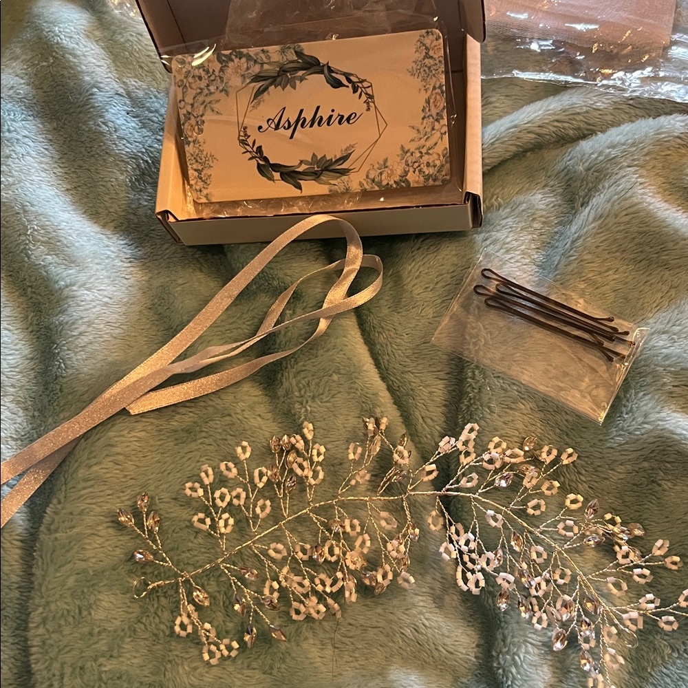 Silver Floral Hair Accessory
